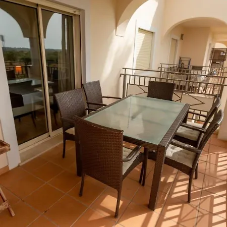 Espacoso Com Piscina Apartamento *