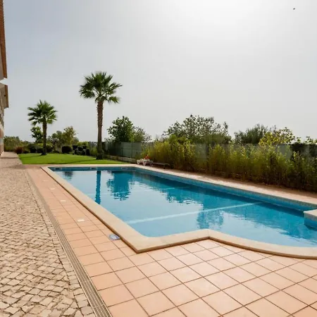 Espacoso Com Piscina Албуфейра